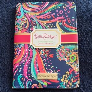 Lilly Pulitzer Vibrant Paisley Passport Cover